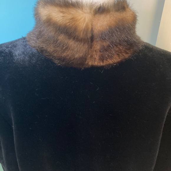 Olympia LTD faux fur black jacket- Sz M- Classic coat silhouette - Picture 3 of 8